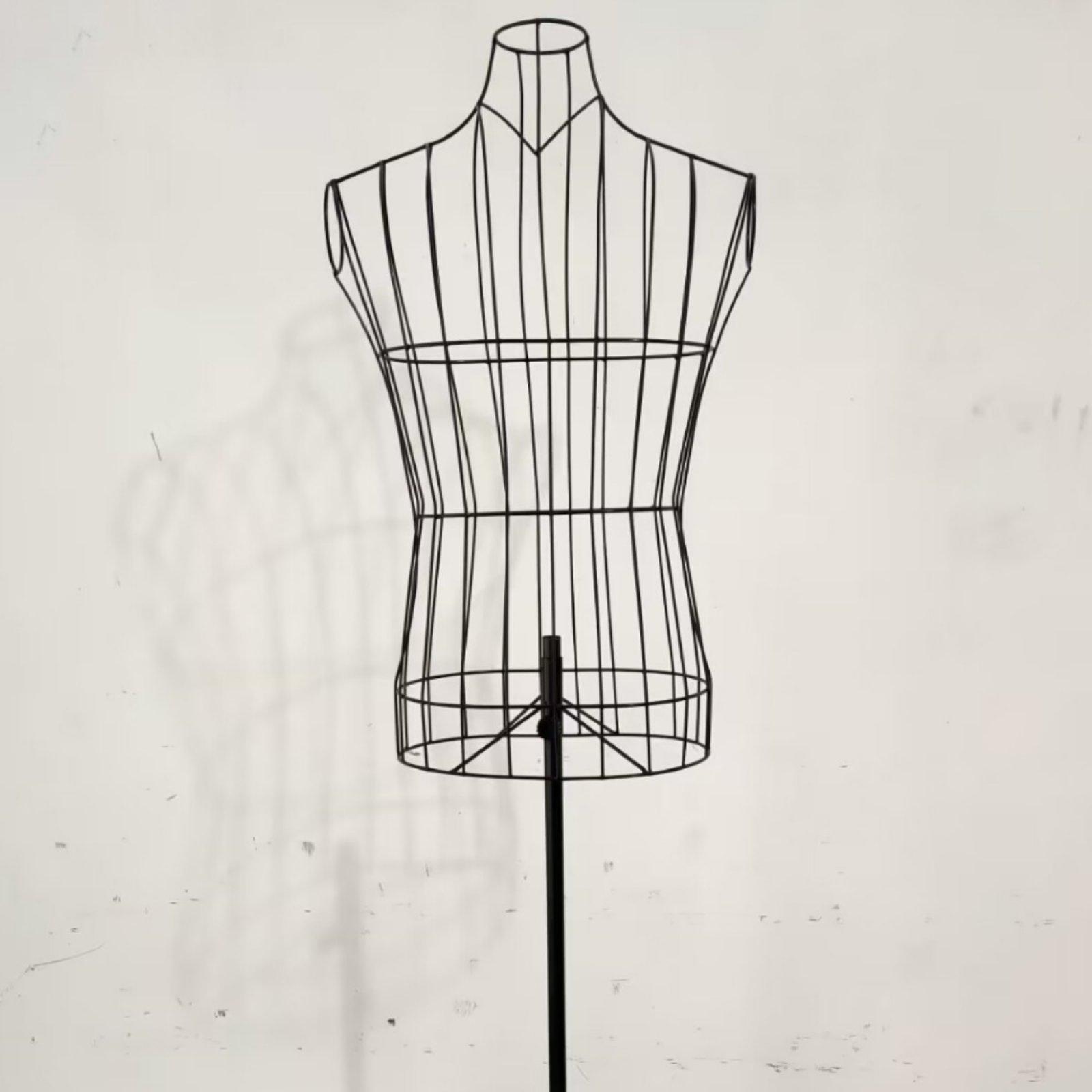 Maniquí de hombre para exhibic - Body Jewelry Shop reseña y precio